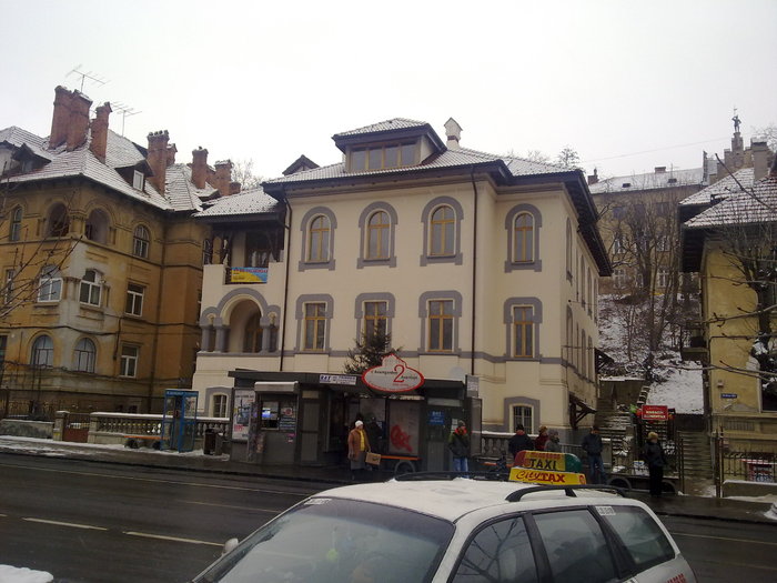 04012011085 - Spatiu Brasov