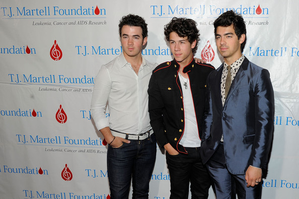 11th+Annual+T+J+Martell+Foundation+Family+ZAc3QY4BY-Gl - 11th Annual T J Martell Foundation Family Day Benefit - Arrivals