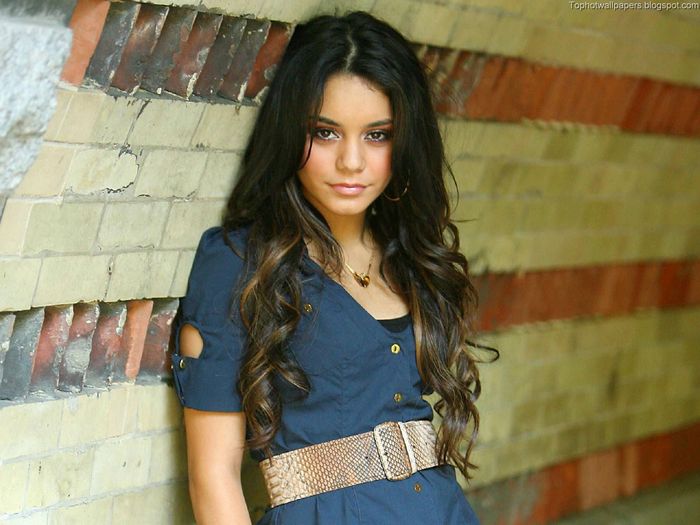 vanessa-hudgens-wallpapers_14078_1600x1200