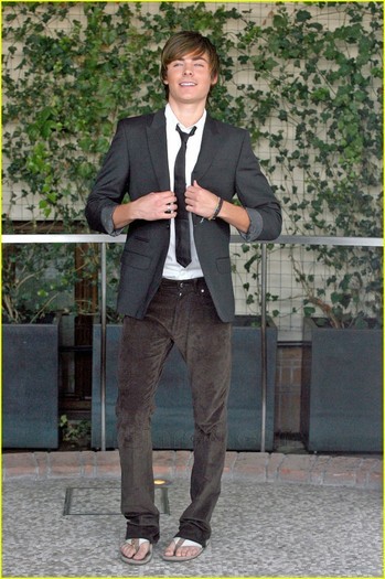 Zac (75)
