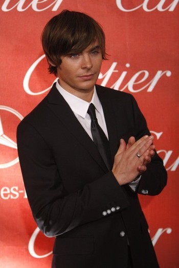 Zac (82)