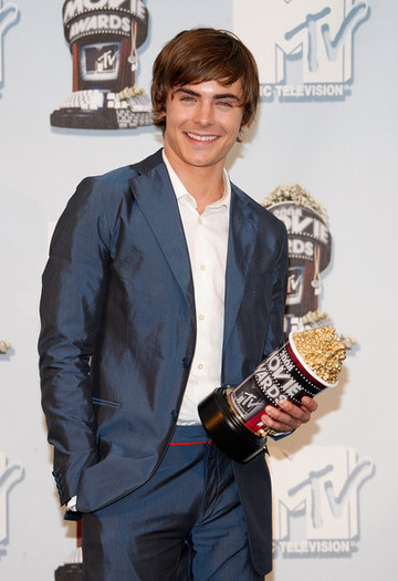 Zac (83)