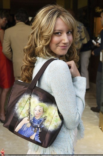 Ashley (125)
