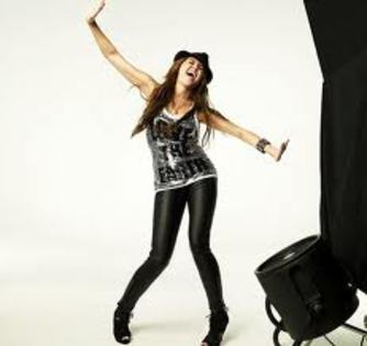 imagesCAZ7485W - poze rare cu miley