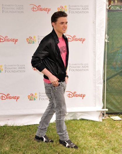 Jesse McCartney (45)