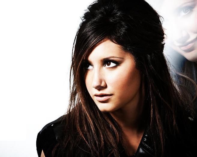 26279539_VZAJCJJPD - poze Ashly Tisdale