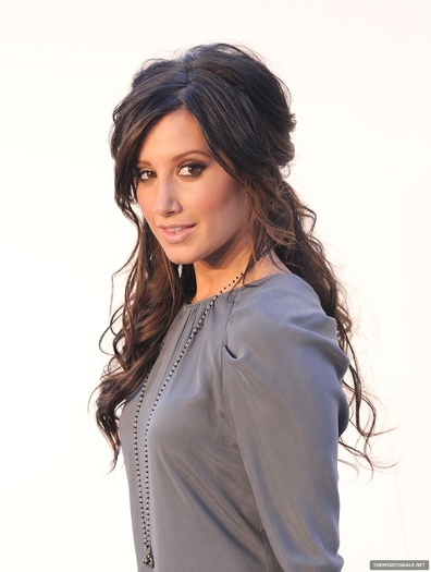 26279621_VOPGJVJYM - poze Ashly Tisdale