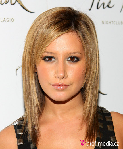 26279747_JTLNMSRLJ - poze Ashly Tisdale
