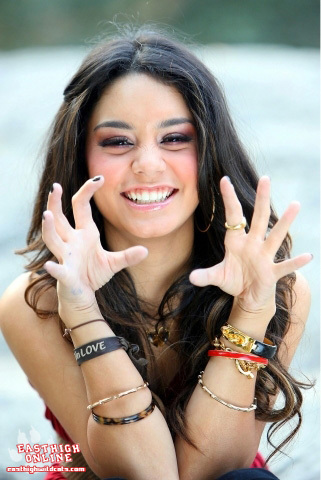 26280889_TTFXYQTWW - poze Vanessa Hudgens