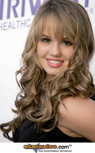 26284581_YHQBSNBUH - poze Debby Ryan