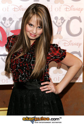 26284582_QBUOQOJRH - poze Debby Ryan