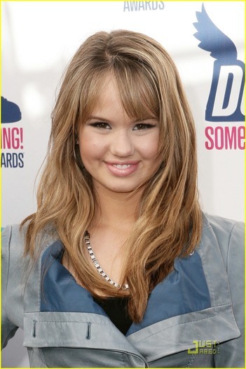 26284628_EFPMZTEEG - poze Debby Ryan