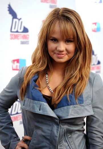 26284642_MCXAIGNWH - poze Debby Ryan