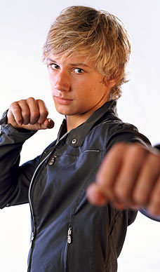 alexpettyfer_228x388 - alex rider