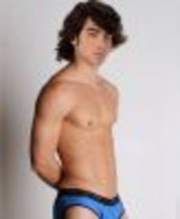 thumb_voteaza-l-pe-cel-mai-sexy - joe jonas