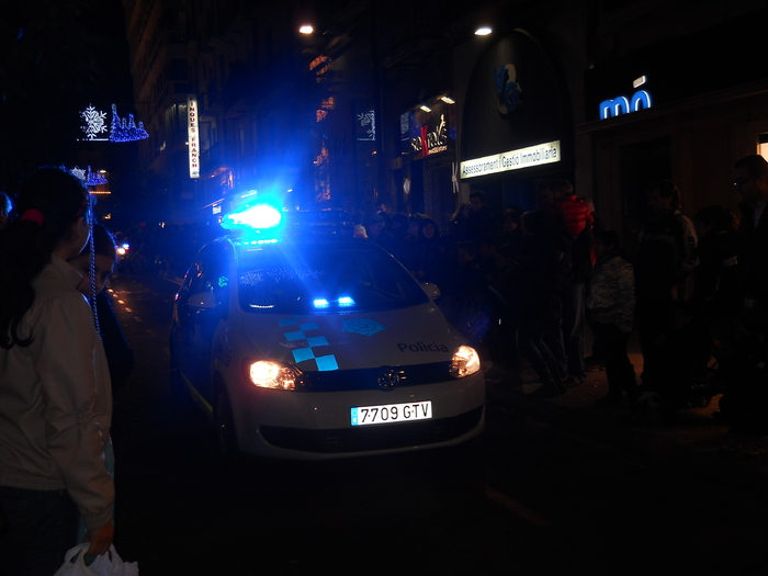 politia in fruntea paradei - Fiesta de reyes