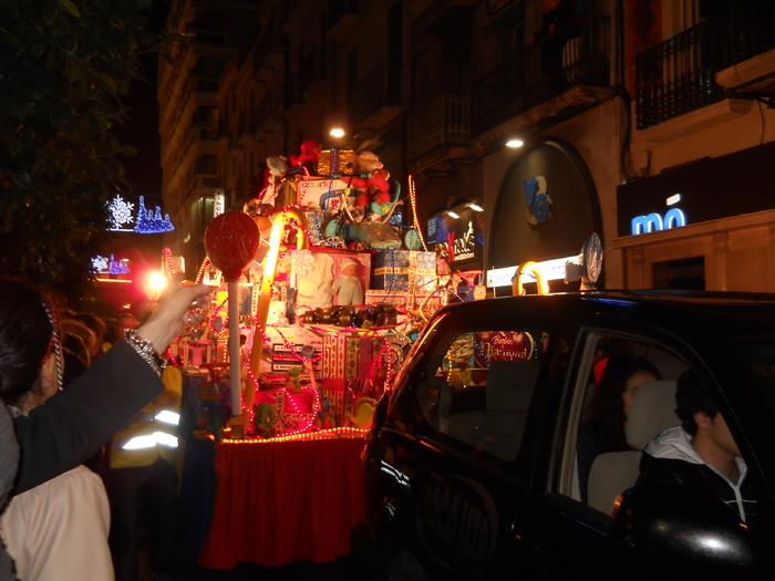 carul cu cadourile care... - Fiesta de reyes
