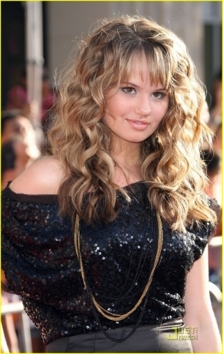 Debby Ryan tinute & cuafuri (4)