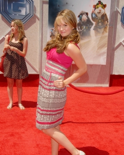 Debby Ryan tinute & cuafuri (28)