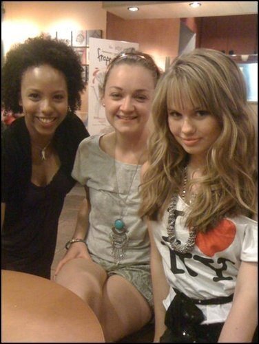 Debby Ryan tinute & cuafuri (43)