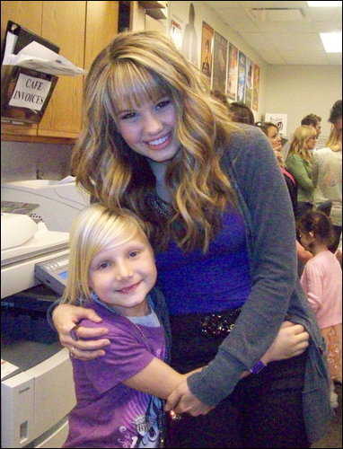 Debby Ryan tinute & cuafuri (48) - Debby Ryan tinute si cuafuri