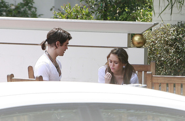  - x Miley Cyrus And Justin Gaston Arguing Outside Studio City 2010