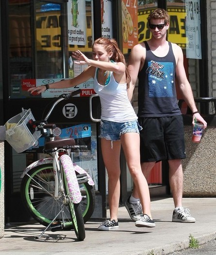  - x Miley Cyrus And Liam Hemsworth Riding 2 2010