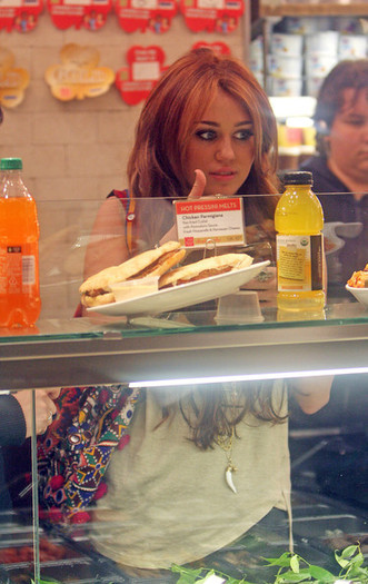  - x Miley Cyrus Cafe Metro 2010