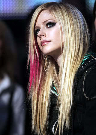 avril-lavigne-gal-fhm081 - Avril Lavigne