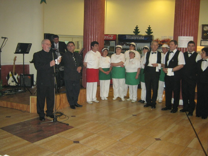 restaurantul Sugas-personalul - revelion 2011-romania