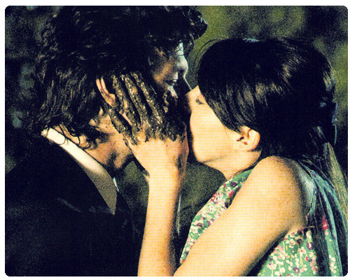 nini y tomas; Ce curajoasa a fost nini facand primul pas ca sa il sarute pe tomas !
