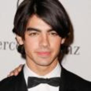 Joe_Jonas_1253628958_1 - poze  jonas