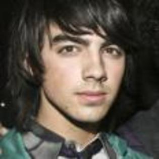 Joe_Jonas_1253629070_1 - poze  jonas