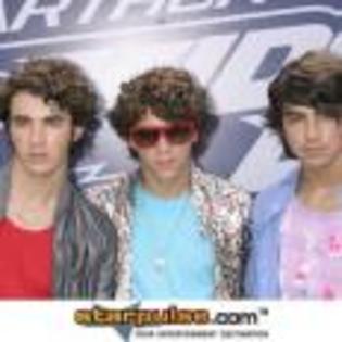 Joe_Jonas_1253629089_0