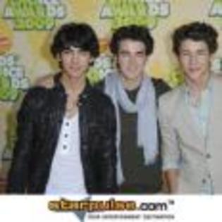 Joe_Jonas_1253629089_1