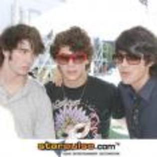 Joe_Jonas_1253629124_2