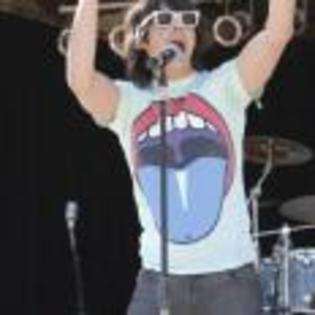 Joe_Jonas_1253629175_3