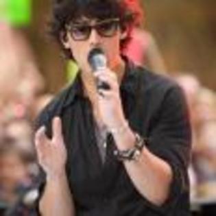 Joe_Jonas_1253629257_2 - poze  jonas