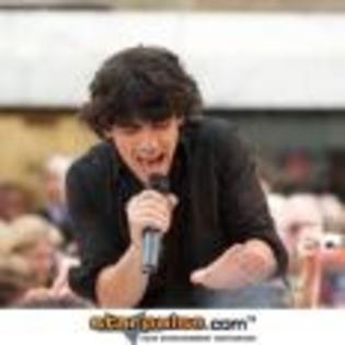 Joe_Jonas_1253629257_3 - poze  jonas