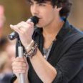 Joe_Jonas_1253629271_2 - poze  jonas