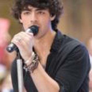 Joe_Jonas_1253629271_3