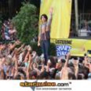 Joe_Jonas_1253629282_1