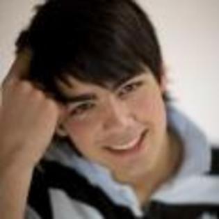 Joe_Jonas_1253629299_1