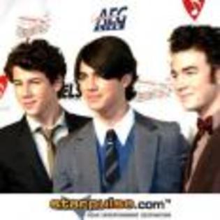 Joe_Jonas_1253629299_3