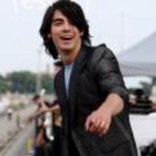 Joe_Jonas_1262015247_3 - poze  jonas