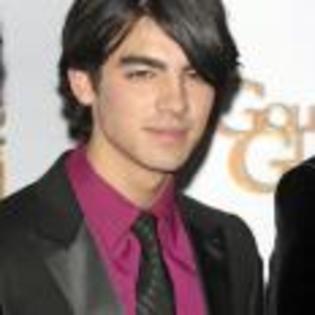 Joe_Jonas_1264193554_3