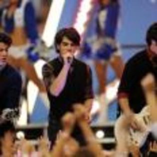 Joe_Jonas_1264193573_4 - poze  jonas