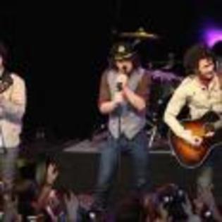 Joe-Jonas-1210598582