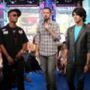 Joe_Jonas_1264193042_0 - poze  jonas