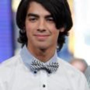 Joe_Jonas_1264193042_4